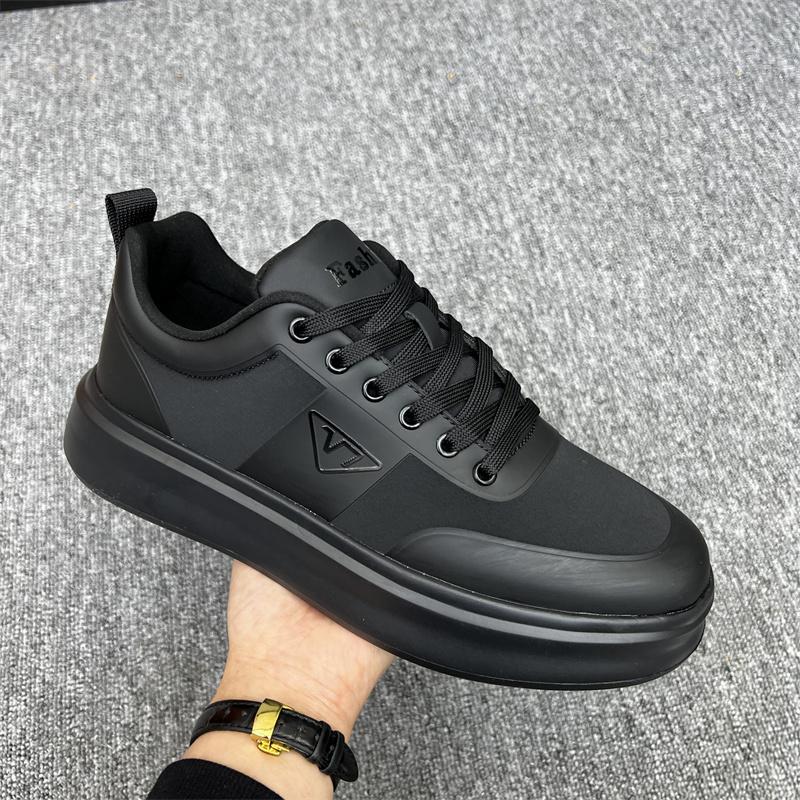 Trendy comfortable casual men's shoes