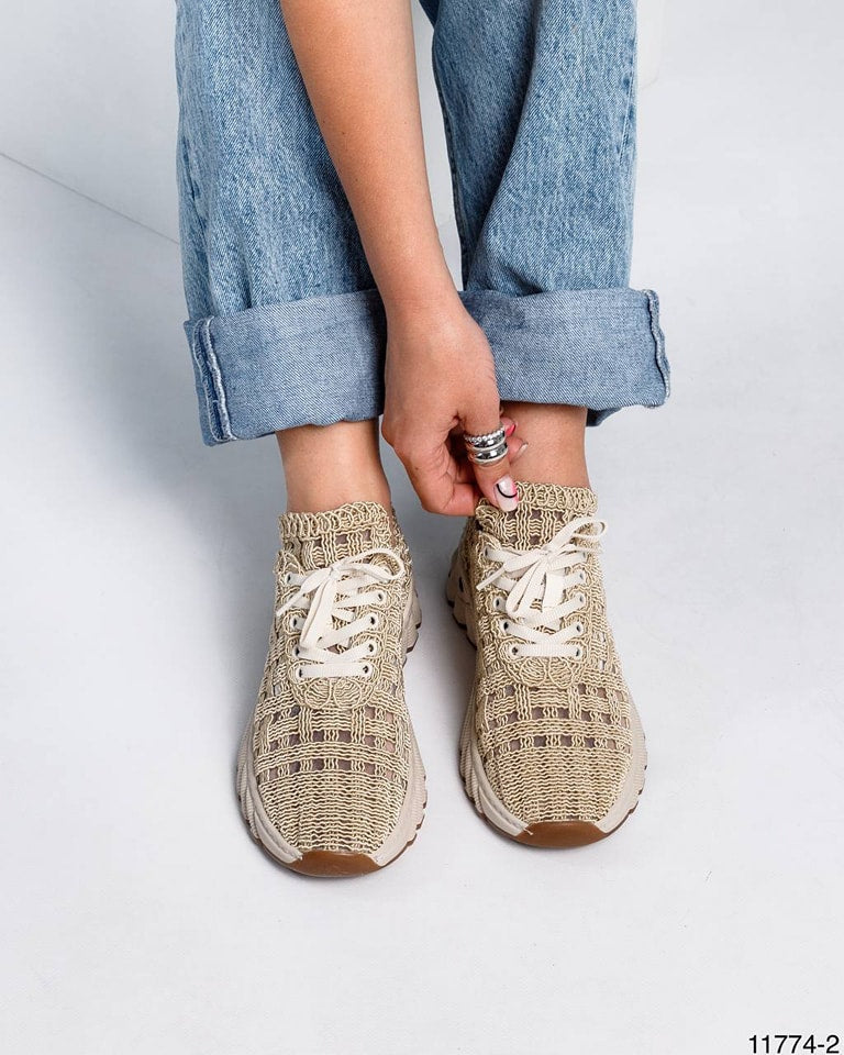 Chic and comfortable hollow soft sole casual shoes