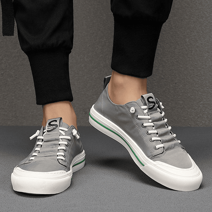 Trendy deodorant and versatile casual men's shoes