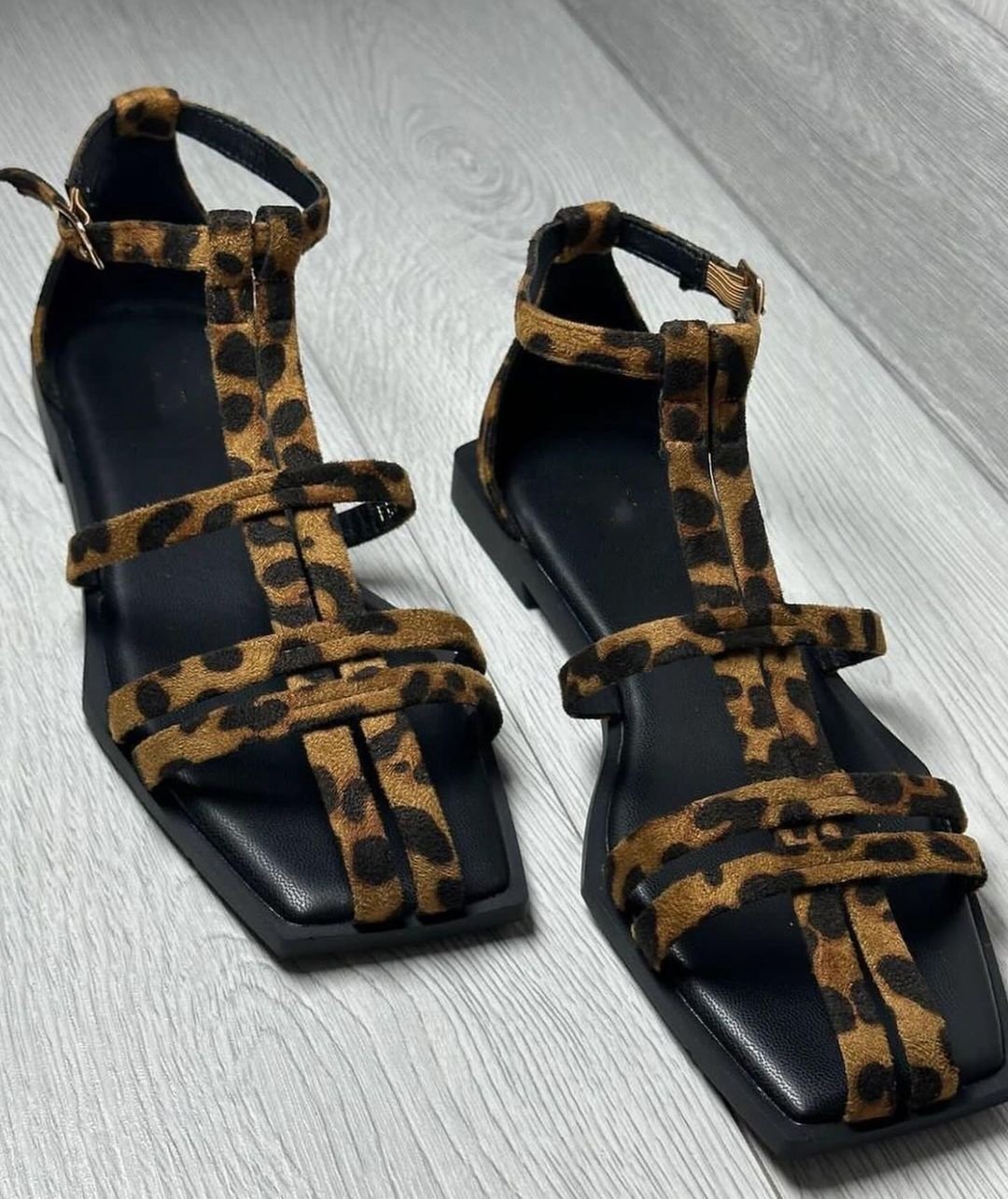 Chic Leopard Print Strappy Square Toe Sandals